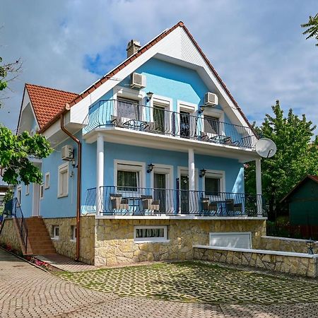 Kek Laguna Vendeghaz Balatonfured Luaran gambar